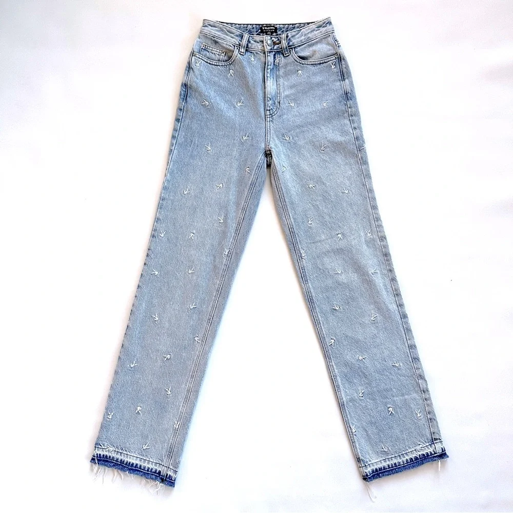 PLAYBOY BY PACSUN RAINING BUNNIES LIGHTWASH 90s BOYFRIEND SKATER JEANS Sz24